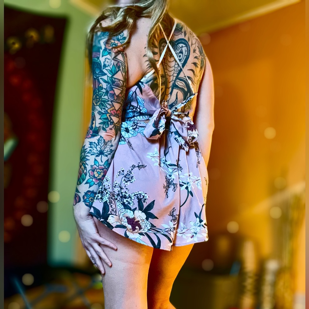 Backless romper - Picture 2 of 4